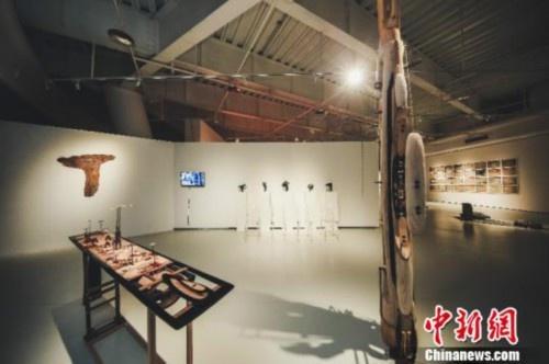 《转角的风景》重庆当代青年雕塑展作品